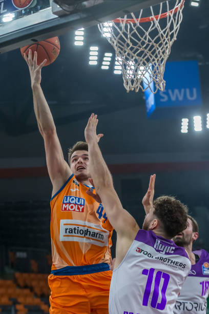 背后的战术 背后的战术