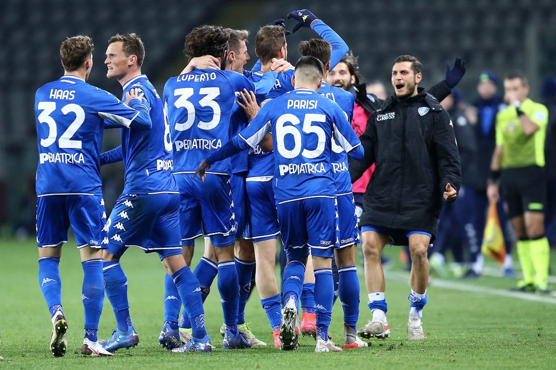 尤其在与强 尤其在与强